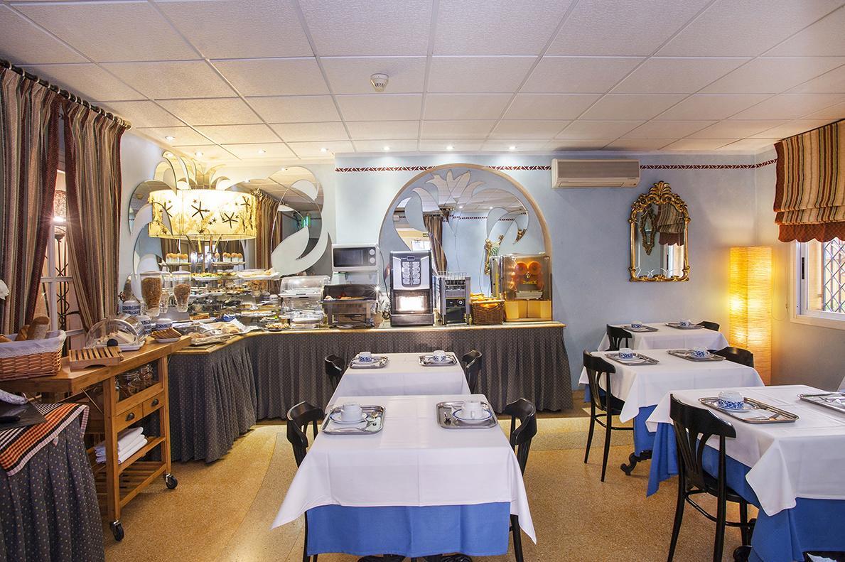 Hotel Ribes Roges Vilanova i la Geltrú Extérieur photo