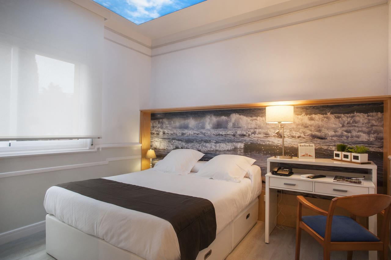 Hotel Ribes Roges Vilanova i la Geltrú Extérieur photo