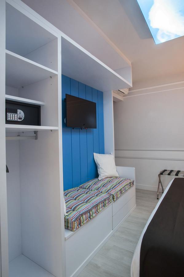 Hotel Ribes Roges Vilanova i la Geltrú Extérieur photo
