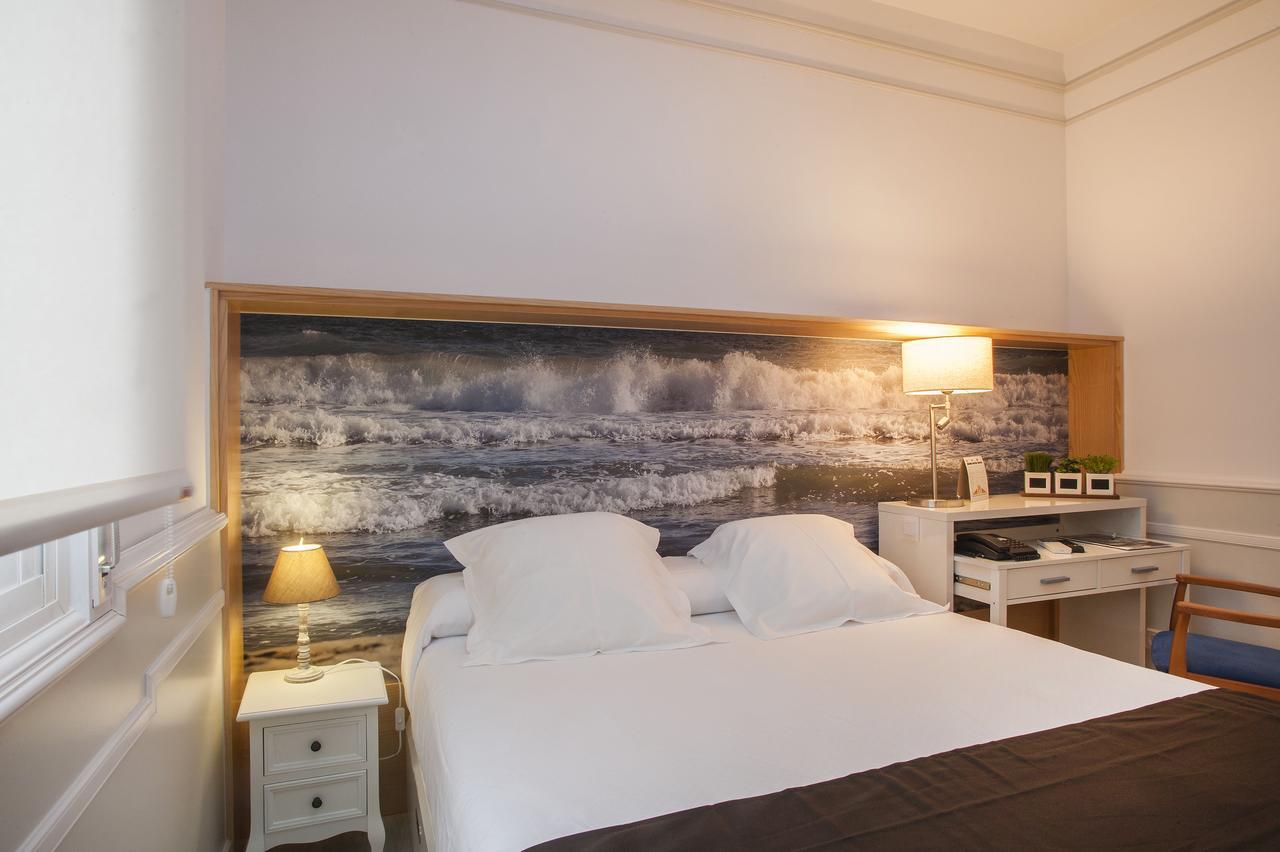 Hotel Ribes Roges Vilanova i la Geltrú Extérieur photo