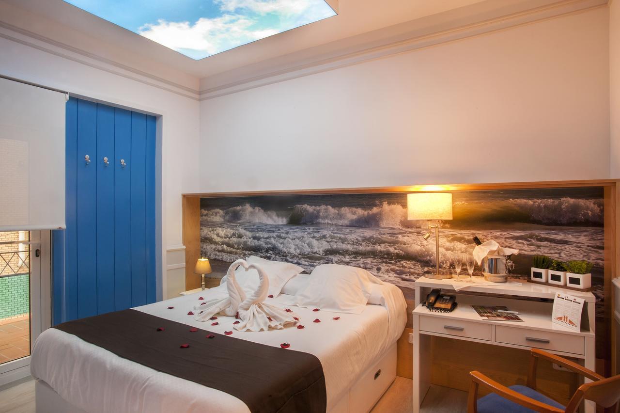 Hotel Ribes Roges Vilanova i la Geltrú Extérieur photo